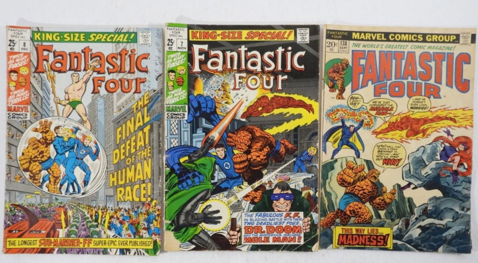 (2) KING SIZE SPECIAL FANTASTIC FOUR COMICS (1 of 3)