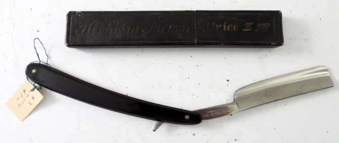 VINTAGE MICHIGAN FARMER STRAIGHT RAZOR