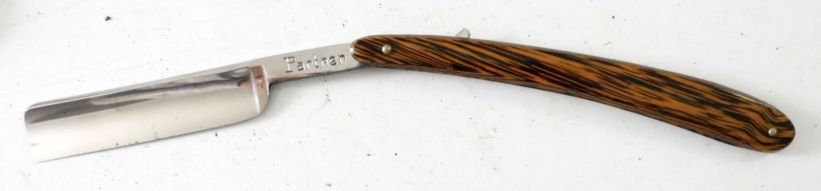 TUCK -MAR STRAIGHT RAZOR , GERMANY (1 of 4)