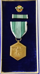 VINTAGE US ARMY COMMENDATION MEDAL SET