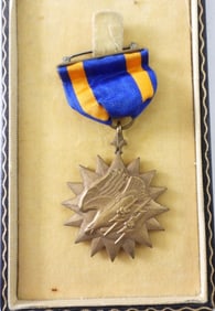 WWII US ARMY AIR CORPS MEDAL IN CASE