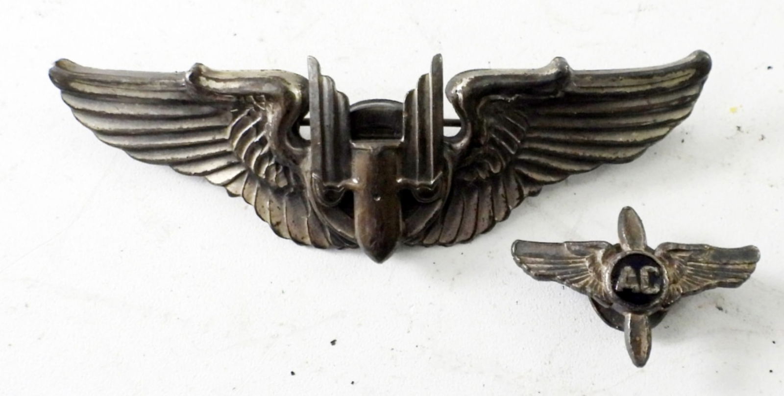 WWII AERIAL GUNNER AVIATION BADGE (1 of 2)