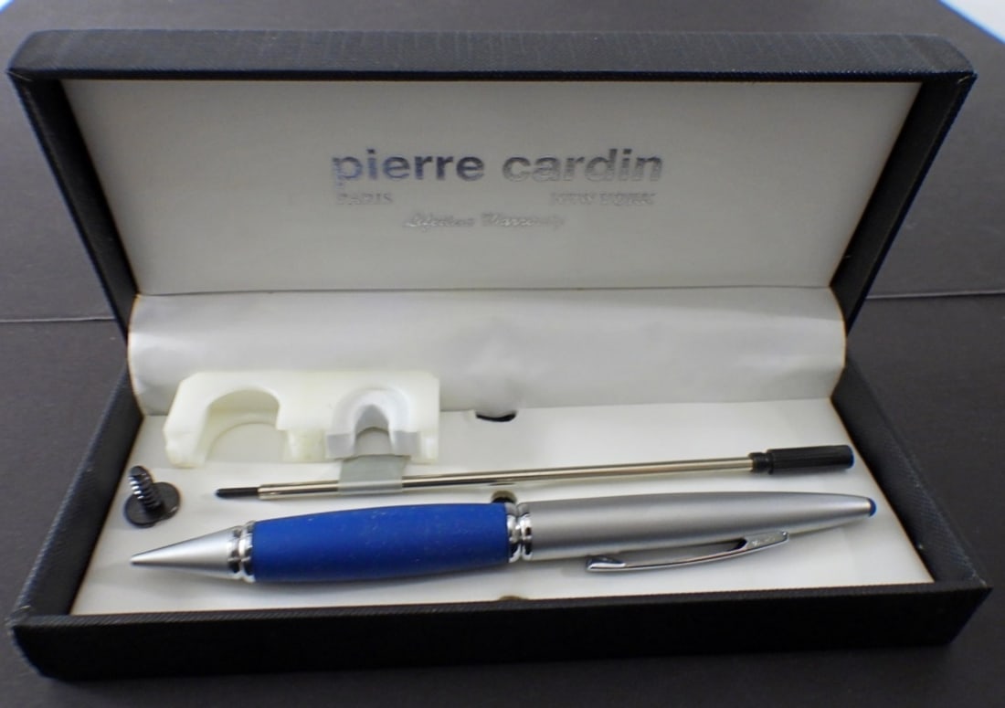 (1) Pierre Cardin Pen (1 of 2)