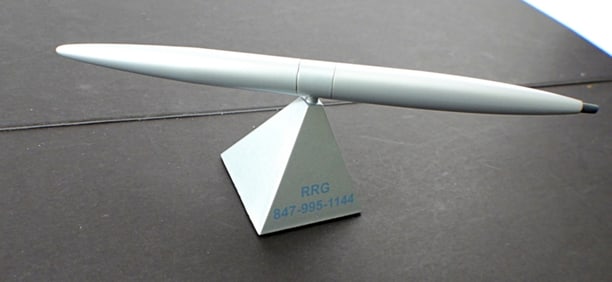 (1) Pyramid Silver Stand Ball Pen