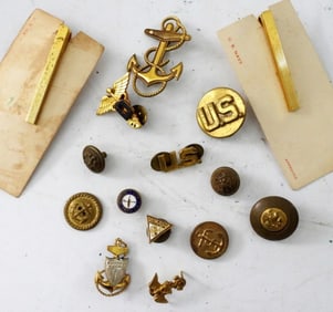 ASSORTED VINTAGE US NAVY PINS