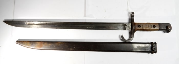 20" VINTAGE BAYONET w/WOOD HANDLE