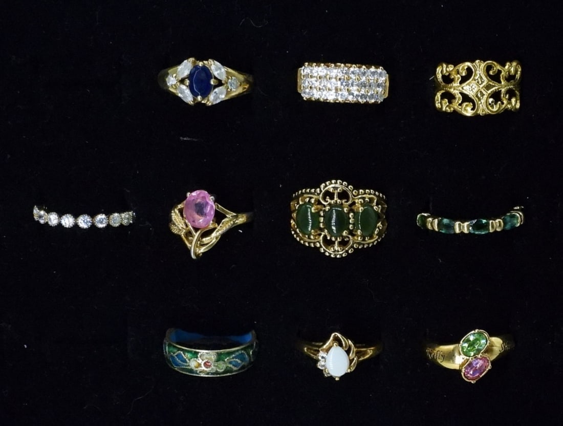 (10) LADIES GOLD TONE FASHION RINGS (1 of 2)