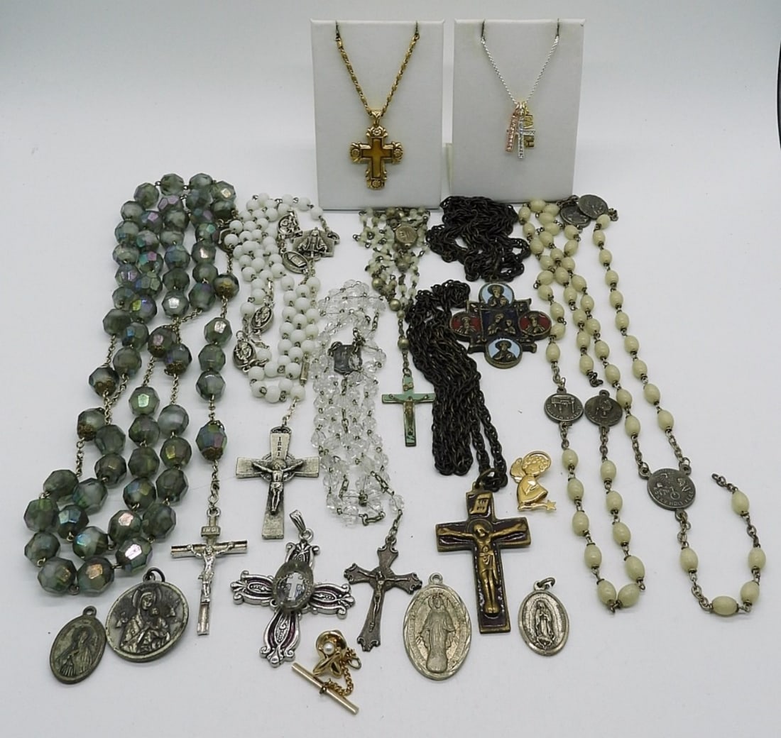 (16) CHRISTIAN RELIGIOUS ITEMS (1 of 4)