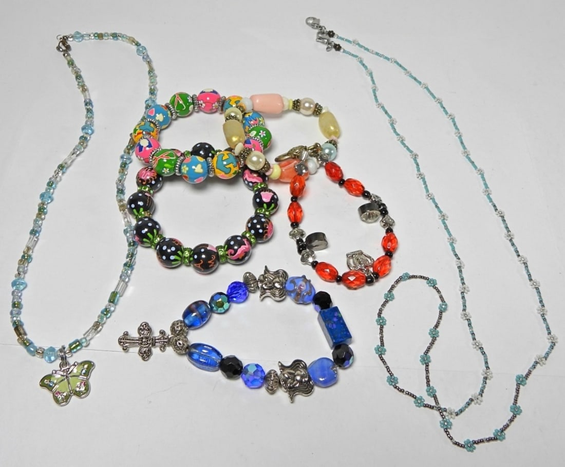7 PC BEADED SET OF FASHION JEWELRY (1 of 6)