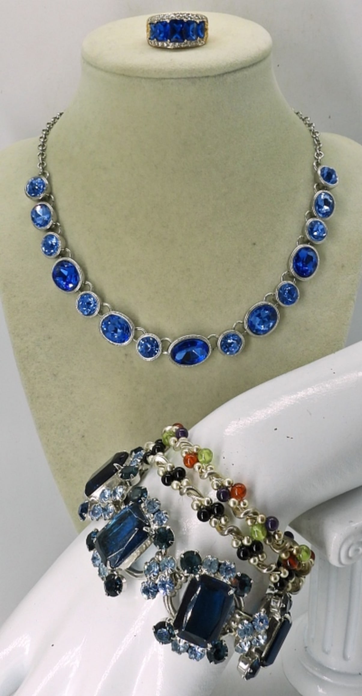 SAPPHIRE BLUE GEMSTONE LOT (1 of 4)