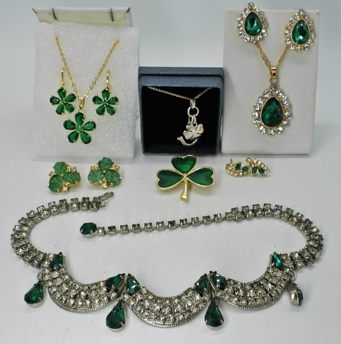 LUCKY CLOVER JEWELRY (1 of 4)