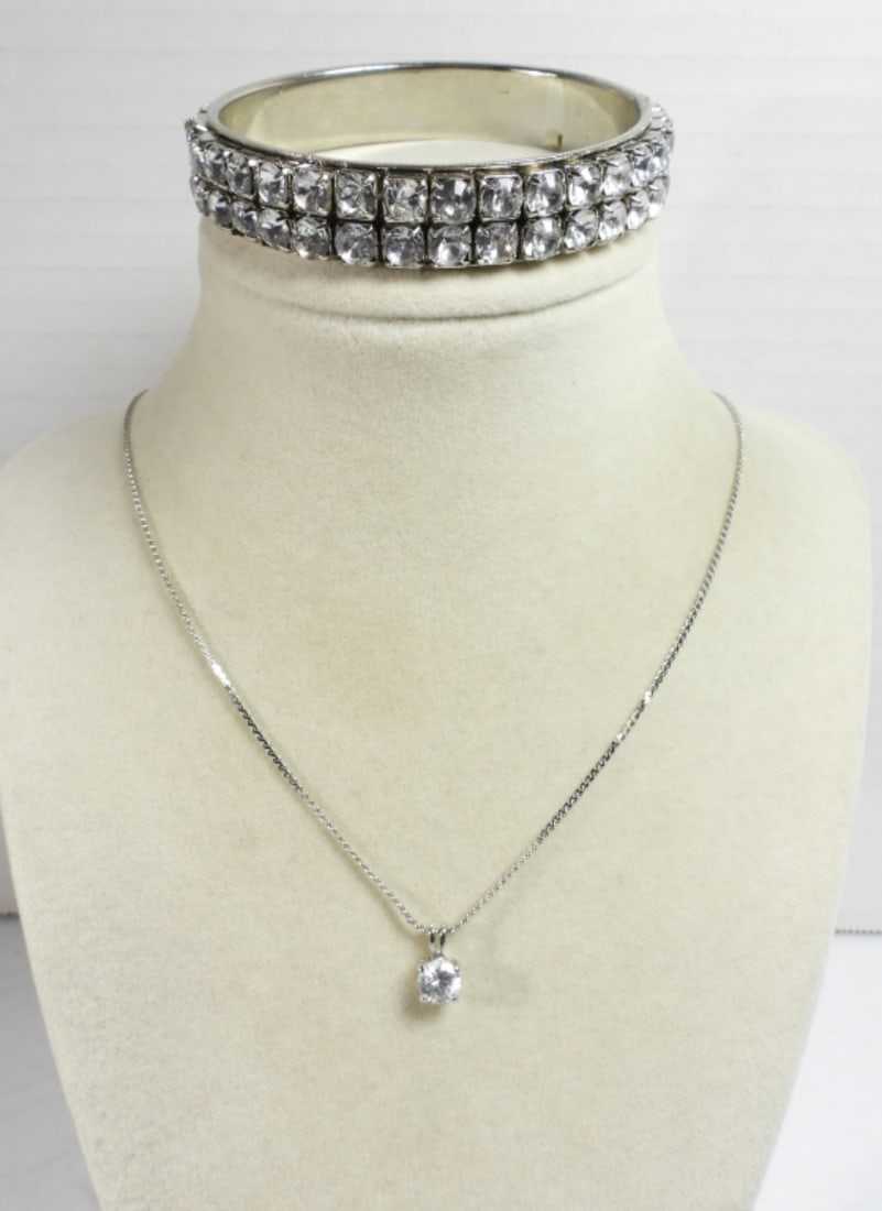 SOLITARE STYLE NECKLACE & BRACELET (1 of 3)