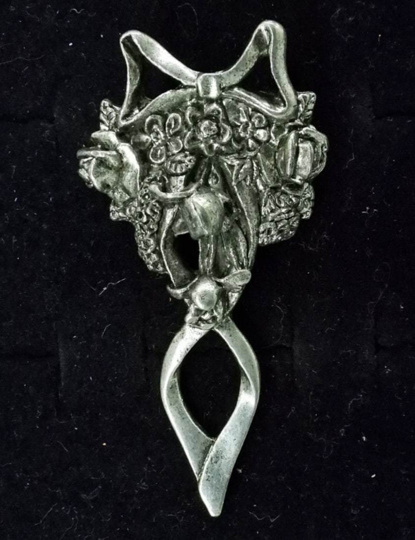 Unique Flower Bow Ring (1 of 2)