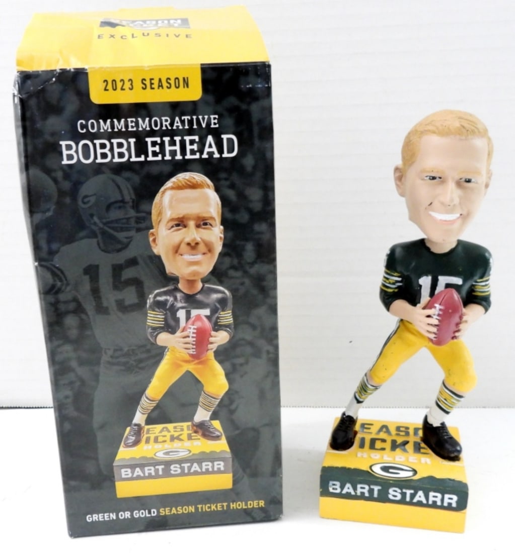 (1) BART STARR BOBBLEHEAD: 2023 SEASON TICKET HOLDER EXCLUSIVE, #15, COLLECTORS EDITION, GOOD CONDITION
