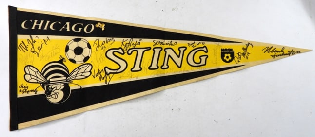 VINTAGE CHICAGO STING PENANT AUTOGRAPHED