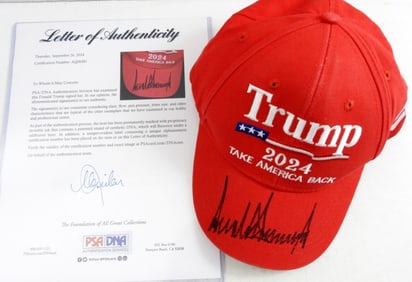 DONALD TRUMP SIGNED HAT PSA/DNA