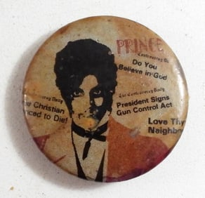 VINTAGE "PRINCE" BUTTON - DO YOU BELIEVE