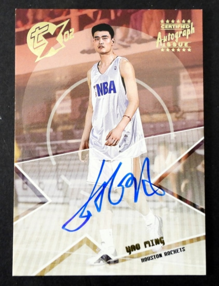 YAO MING 2002-03 TOPPS AUTOGRAPHED CARD (1 of 2)