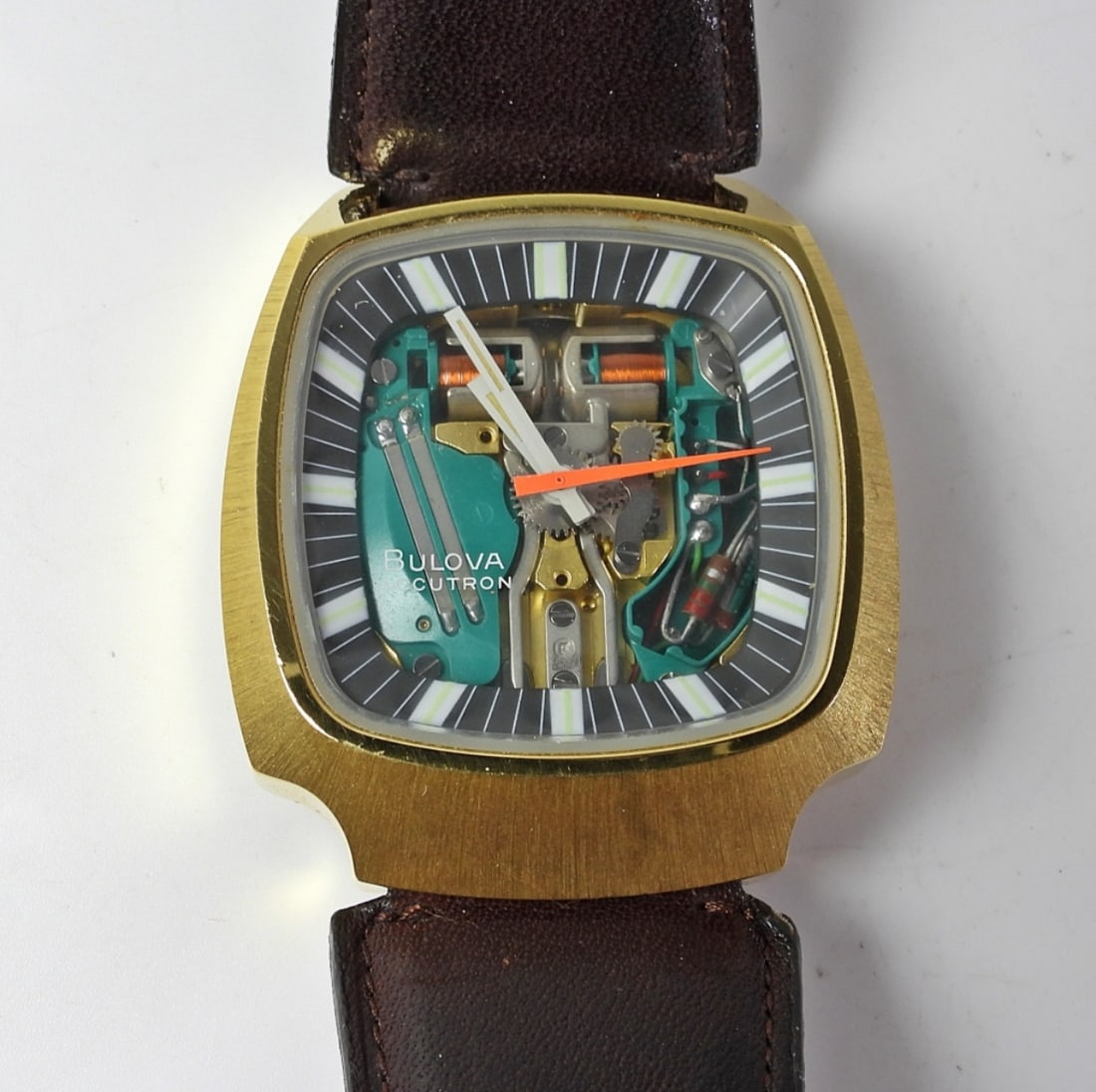BULOVA ACCUTRON SPACE VIEW JUMBO: CAL 214 TUNING FORK MOVEMENT. LARGE 38mm WEDGE SHAPED GOLD PLATED CASE IN EXCELLENT CONDITION. COMPLETE WITH MARKED ACCUTRON STRAP AND GOLD FILLED BUCKLE