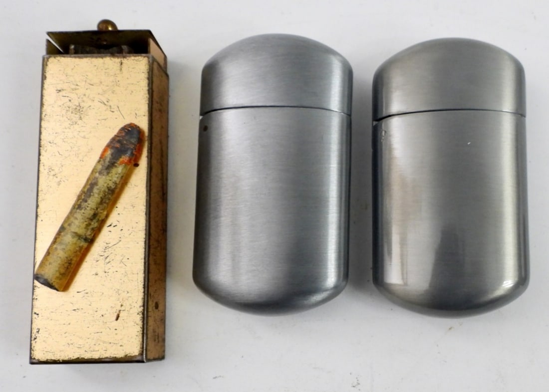(3) PORTABLE ASHTRAYS - (1) VINTAGE: (2) PHILIP MORRIS KEEP AMERICA BEAUTIFUL NEW IN BOXES