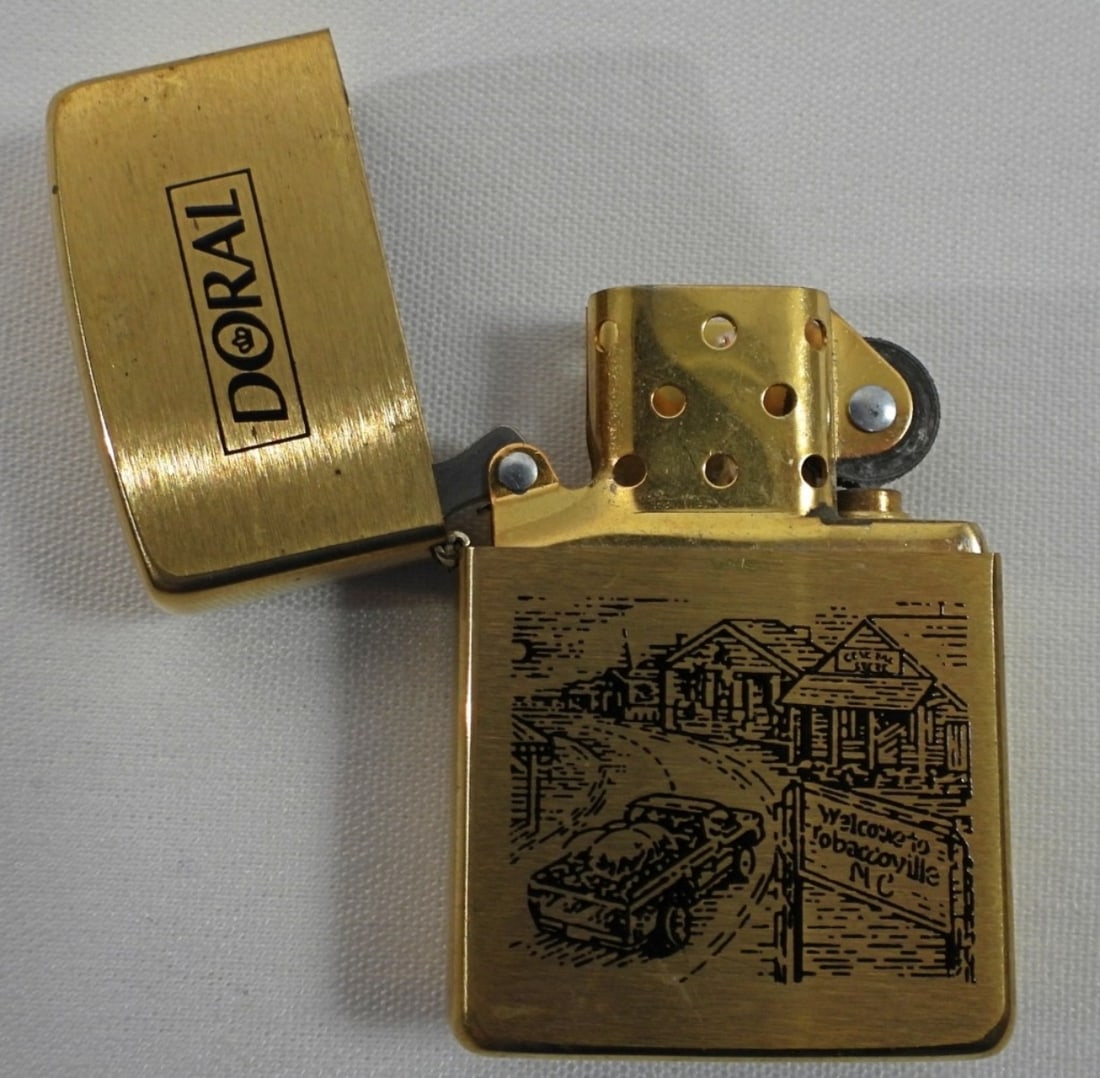 1996 ( UNFIRED) BRASS DORALTOBACOVILLE NC: 1996 ( UNFIRED) BRASS DORALTOBACOVILLE NC ZIPPO IN CASE