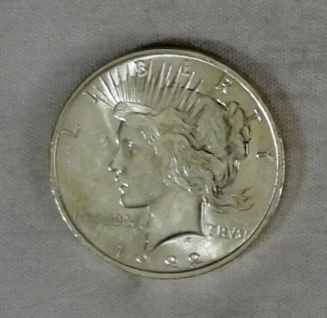 1922 PEACE DOLLAR BU (1 of 2)
