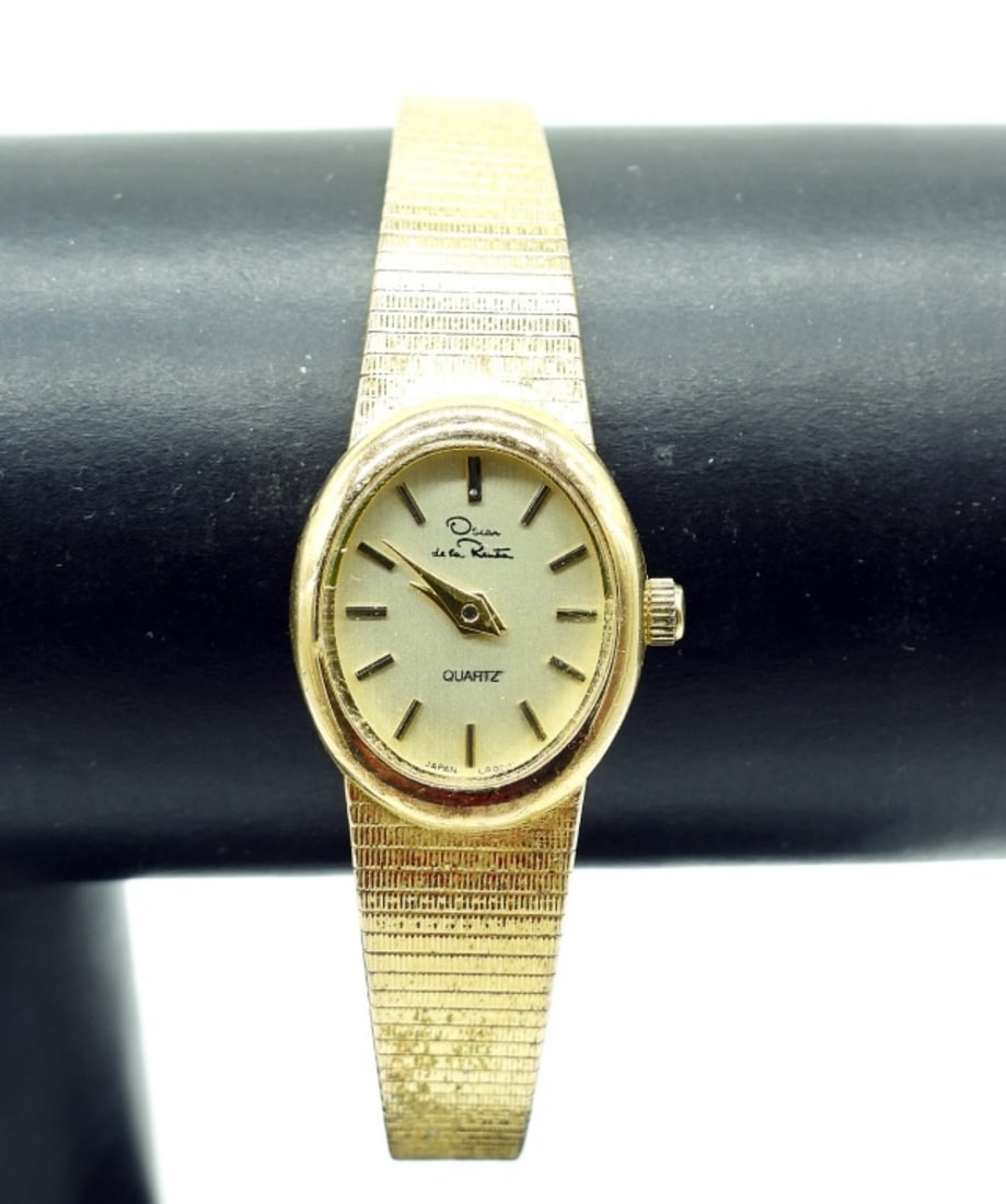 OSCAR DE LA RENTA GOLD TONE LADIES WATCH (1 of 4)