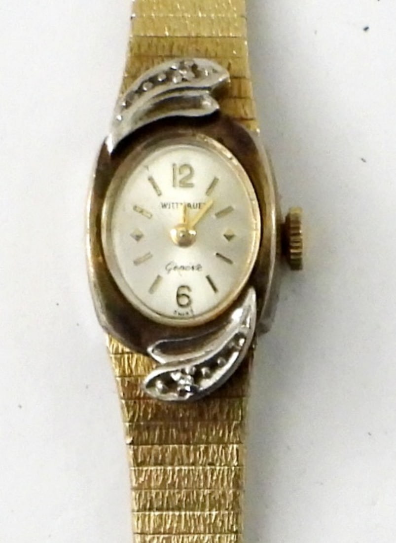 WITTNAUER GOLD TONE VTG WATCH (1 of 3)