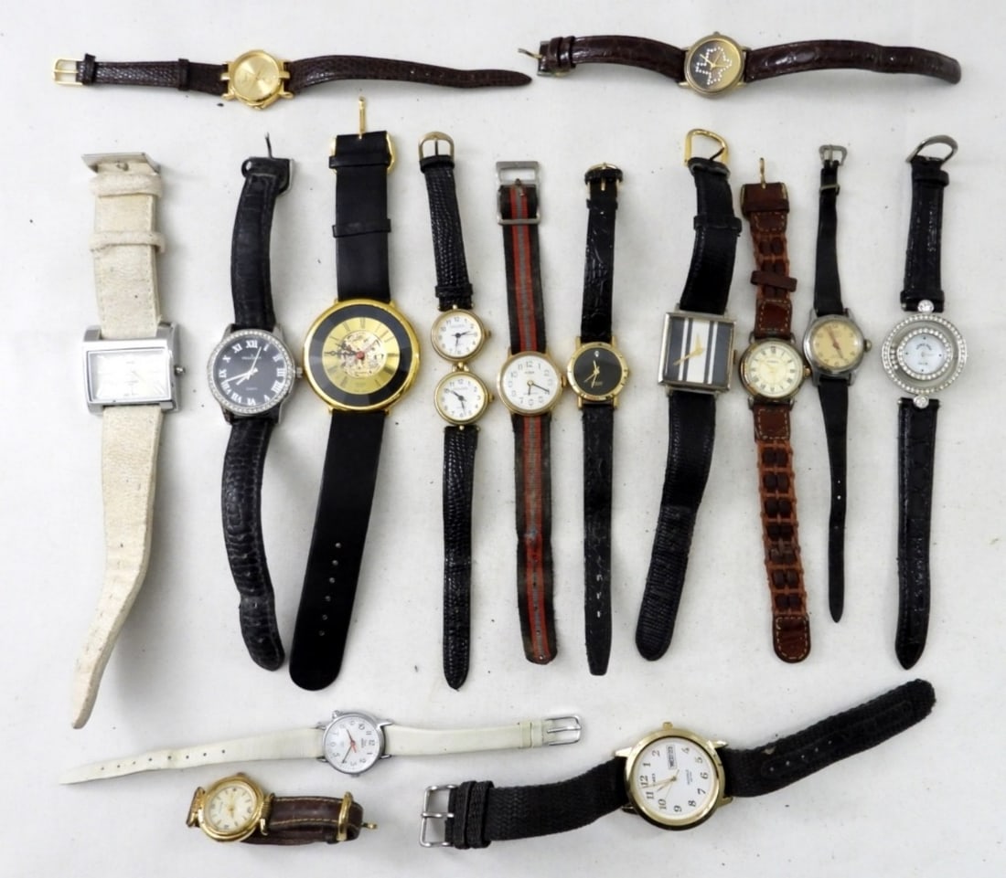 (15) MODERN WATCHES MENS & WOMENS: FIFTEEN WATCHES WITH LEATHER AND CLOTH BANDS. TIMEX, FOSSIL, GOLDEN & MORE -NOT TESTED AS TO WORKING OR NOT-