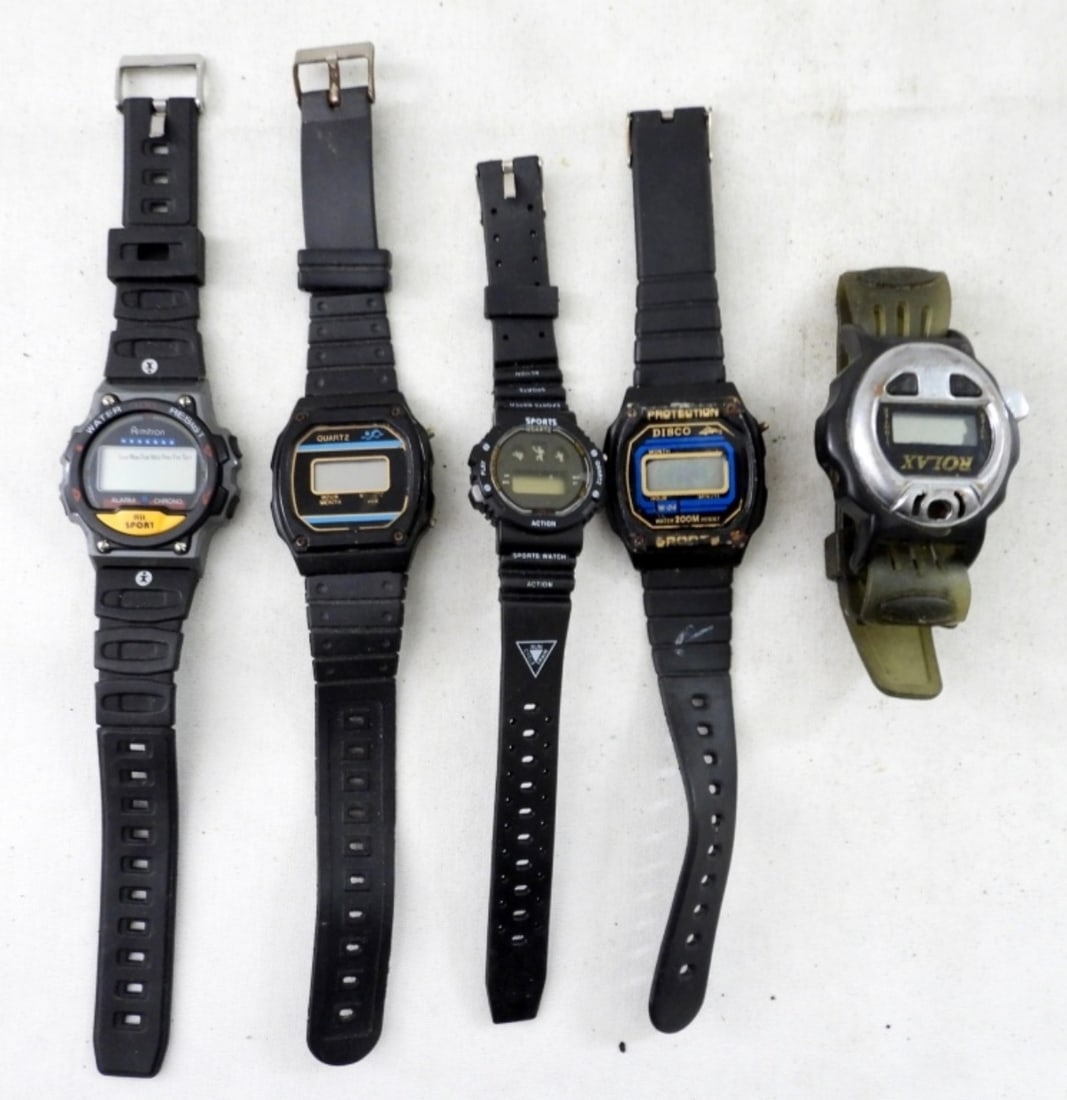 (5) LCD SPORTS DIGITAL WATCHES (1 of 2)