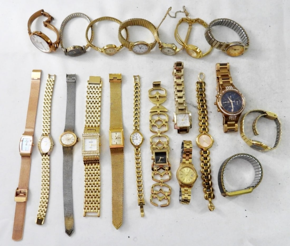 (20) GOLDTONE WOMENS WATCHES: UNTESTED (20) GOLDTONE WOMENS WATCHES, MIX OF MODERN AND VINTAGE, TIMEX, BULOVA, GRUEN, LUCERNE, OTHER BRANDS, MIX OF METAL MESH, METAL LINK, STRETCH METAL BANDS