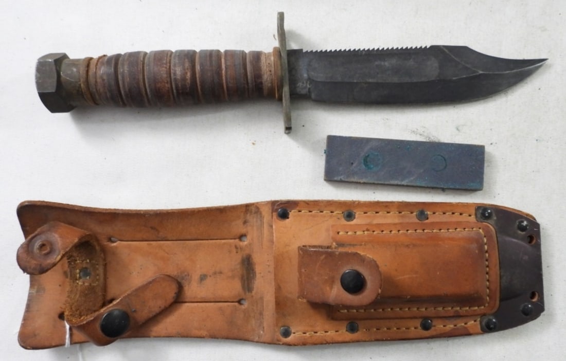 CAMILLUS N.Y. PILOT SURVIVAL KNIFE (1 of 2)