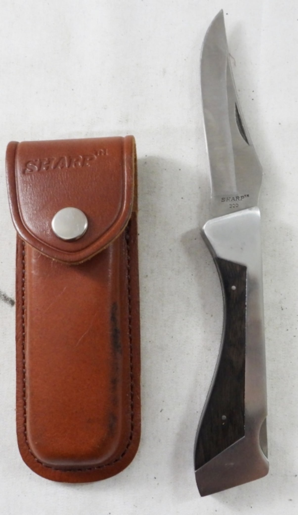 (1) VINTAGE SHARP 300 LOCKBACK KNIFE (1 of 5)