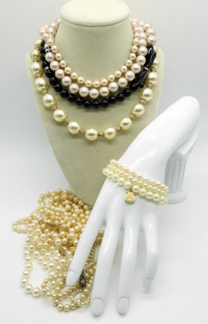 (10) PEARL STRAND NECKLACES & BRACELETS (1 of 4)