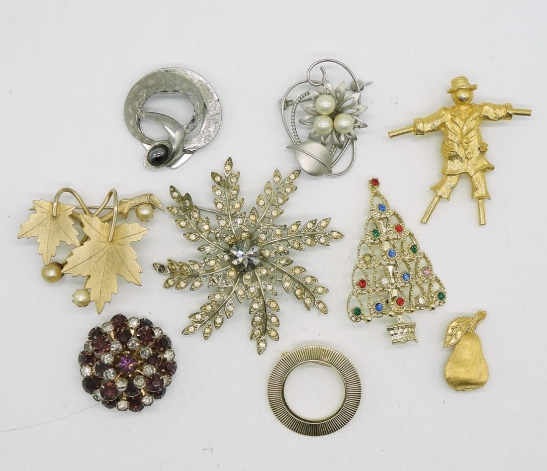 BROOCHES-SARAH COV-TRIFARI-CATHE (1 of 1)