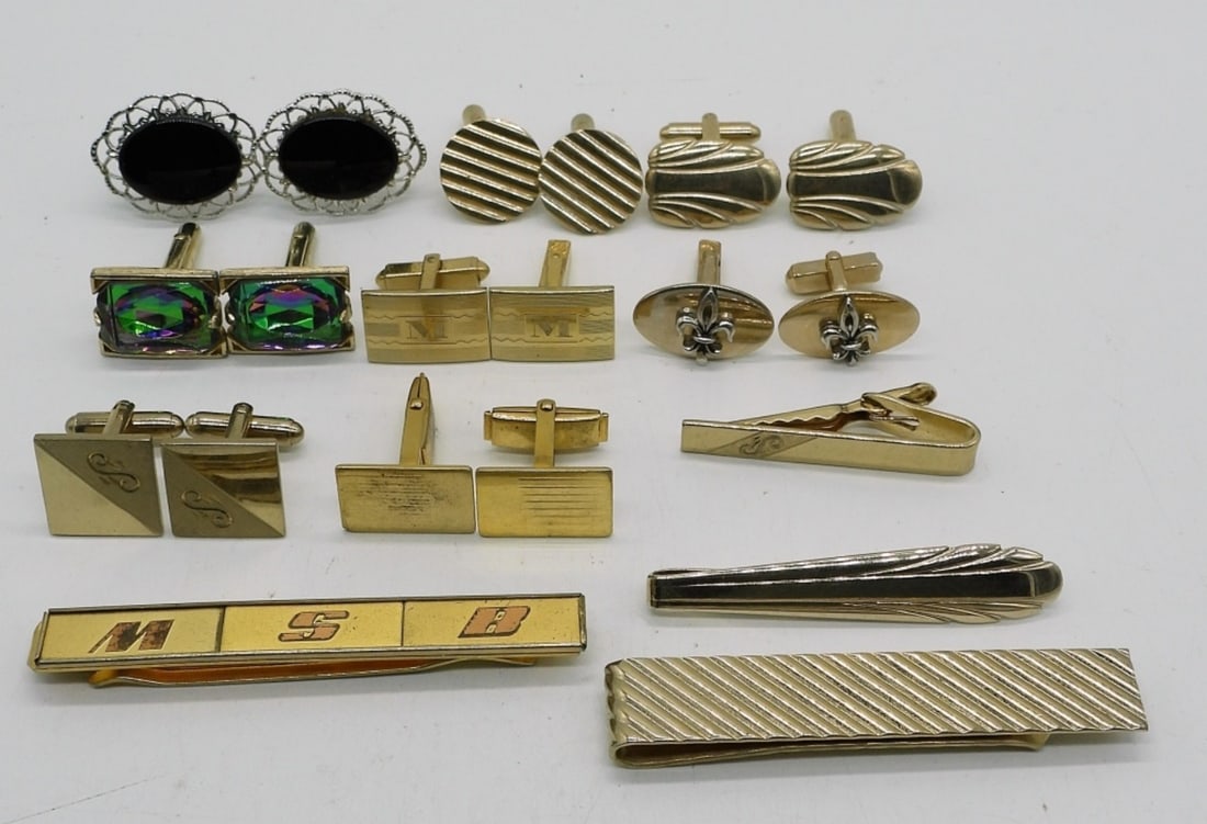 (12) GOLD TONE MENS ACCESSORIES (1 of 2)