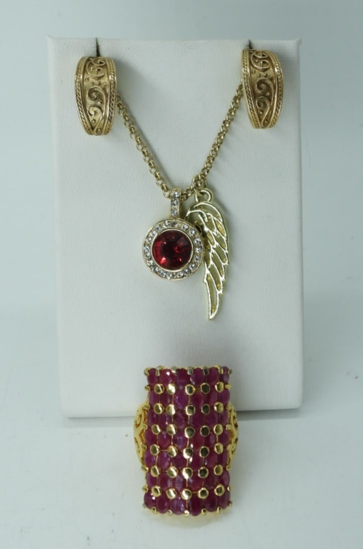 RUBY RED GOLD TONE SET (1 of 3)