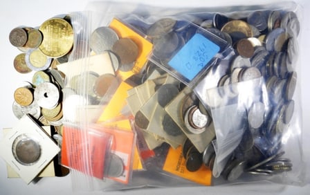 5 POUNDS WORLD FOREIGN COIN & TOKEN LOT