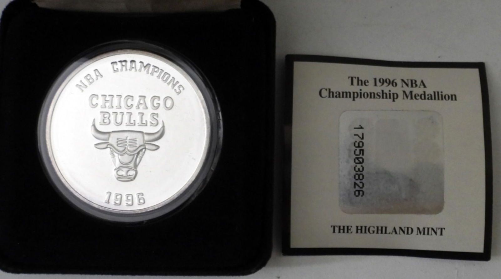 96 CHICAGO BULLS SILVER COIN (1 of 2)