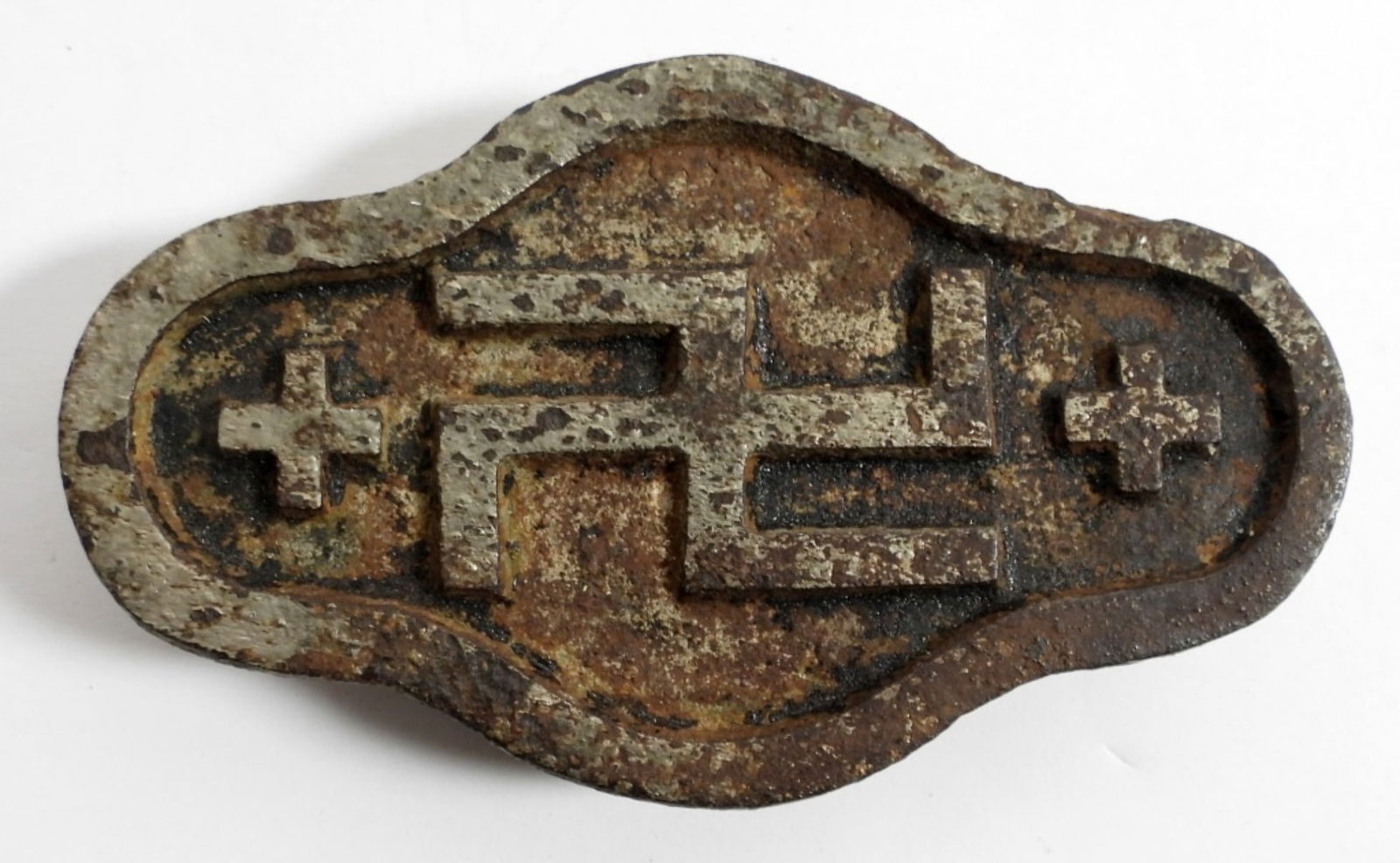 GERMAN WAR EMBLEM METAL CASTER? (1 of 2)