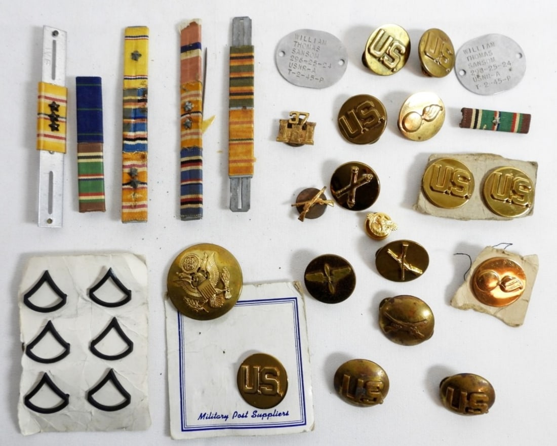 U.S. MILITARY BUTTONS / MEDALS / TAG (1 of 3)
