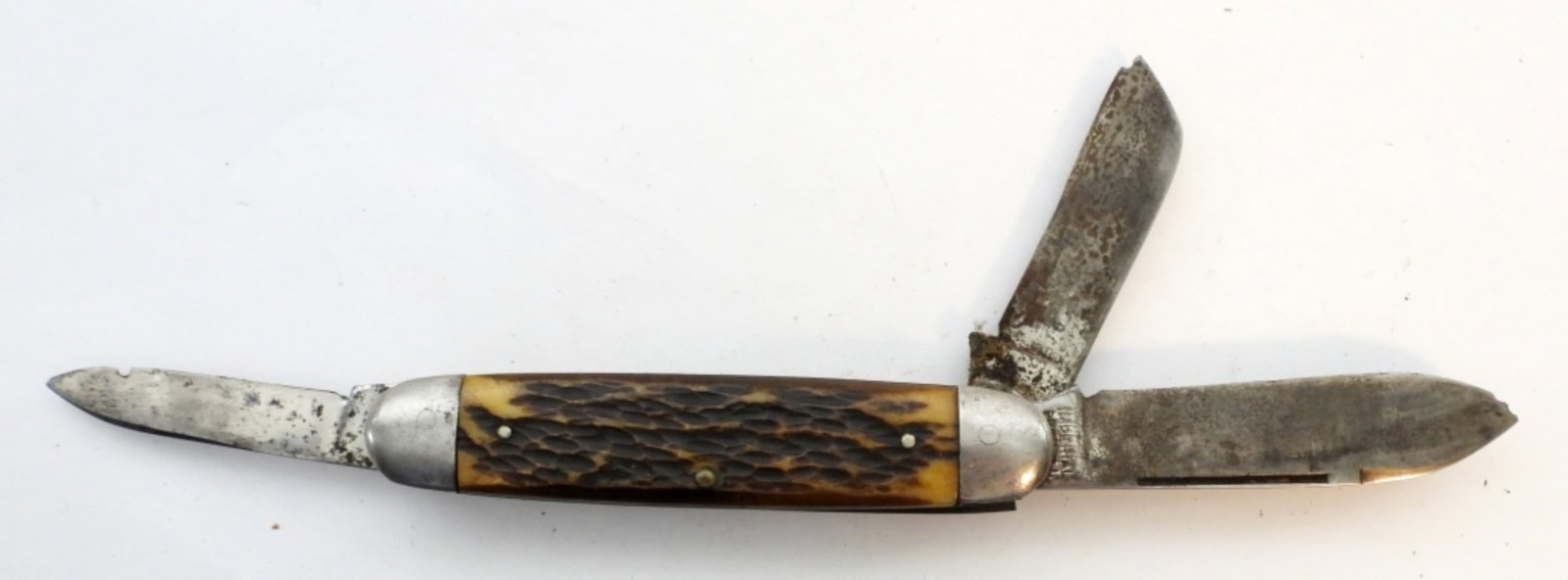 VINTAGE IMPERIAL 3 BLADE POCKET KNIFE: VINTAGE IMPERIAL 3 BLADE FOLDING POCKET KNIFE, 8" OPEN , BONE HANDLE