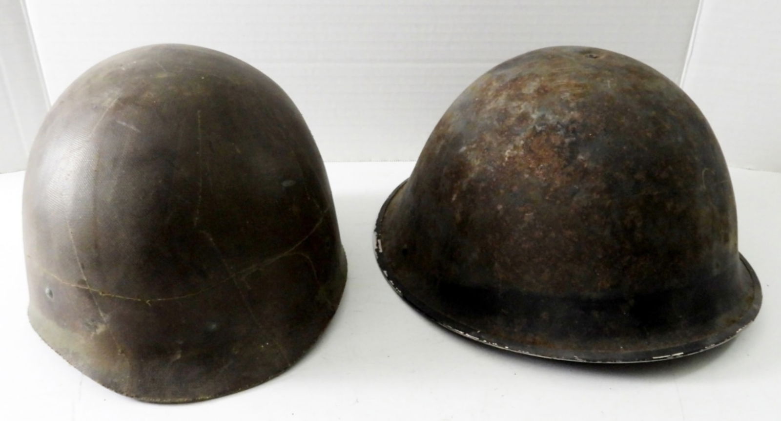 VINTAGE US ARMY MILITARY M1 HELMET& LINER (1 of 2)
