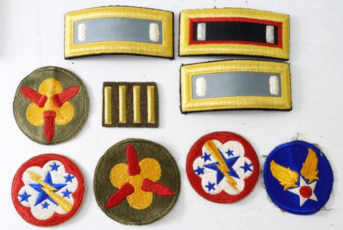 MILITARY PATCHES / SHOULDER BARS (1 of 2)