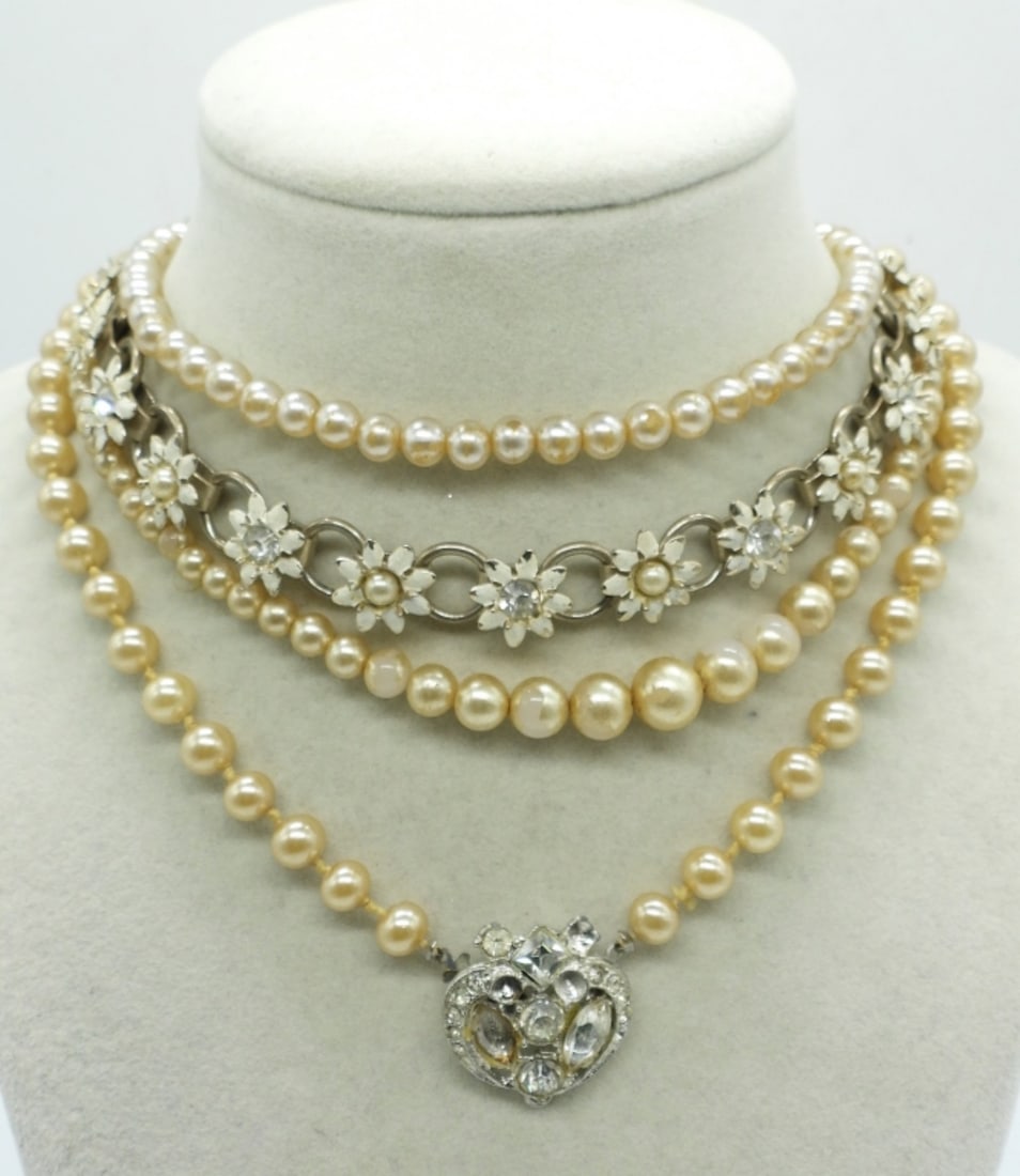 (4) VTG PEARL STRANDS & DAISY NECKLACES (1 of 1)