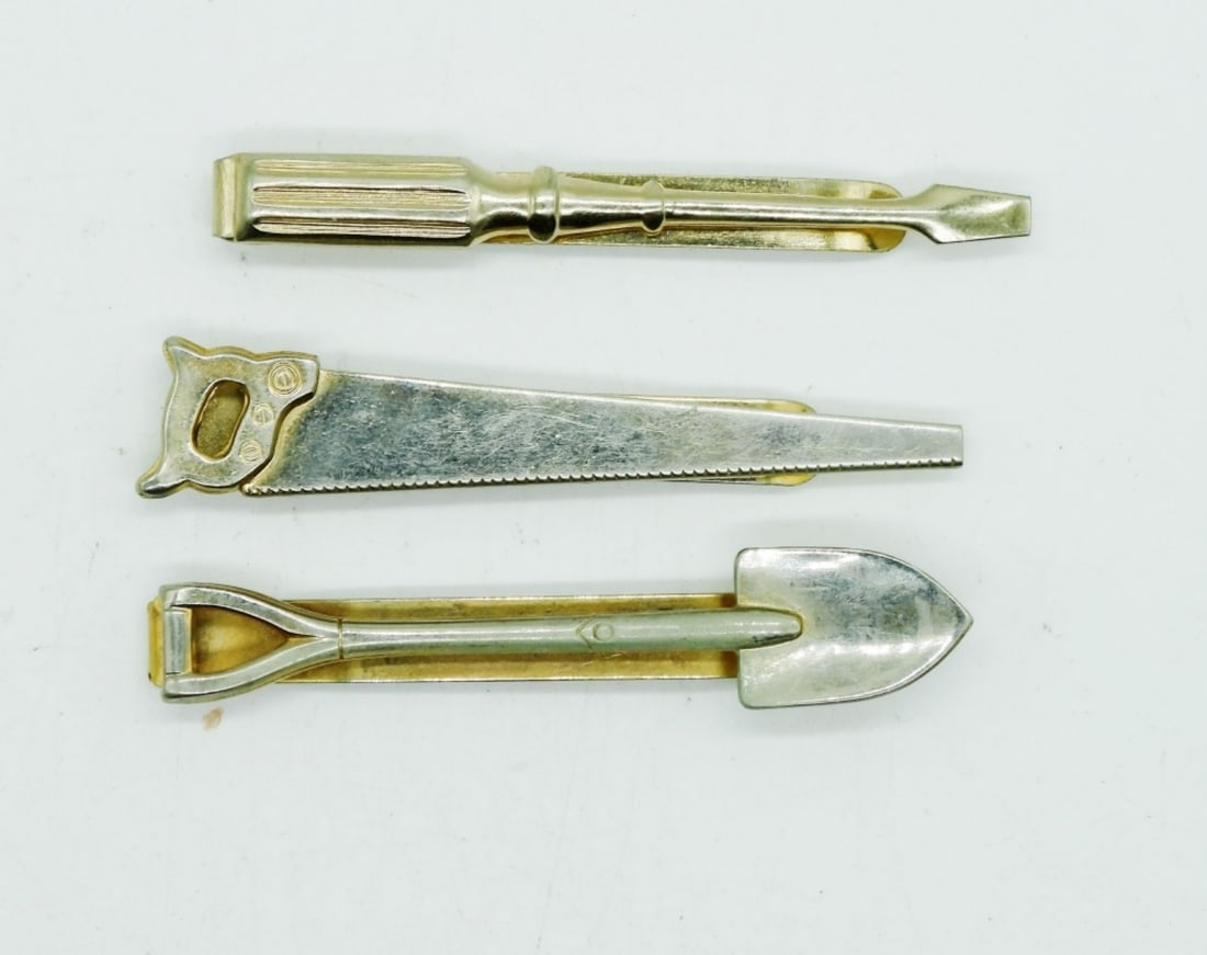 (3) MEN'S TIE CLIPS-TOOLS: SHOVEL, SCREWDRIVER & SAW TICK CLIPS, 2 3/4"