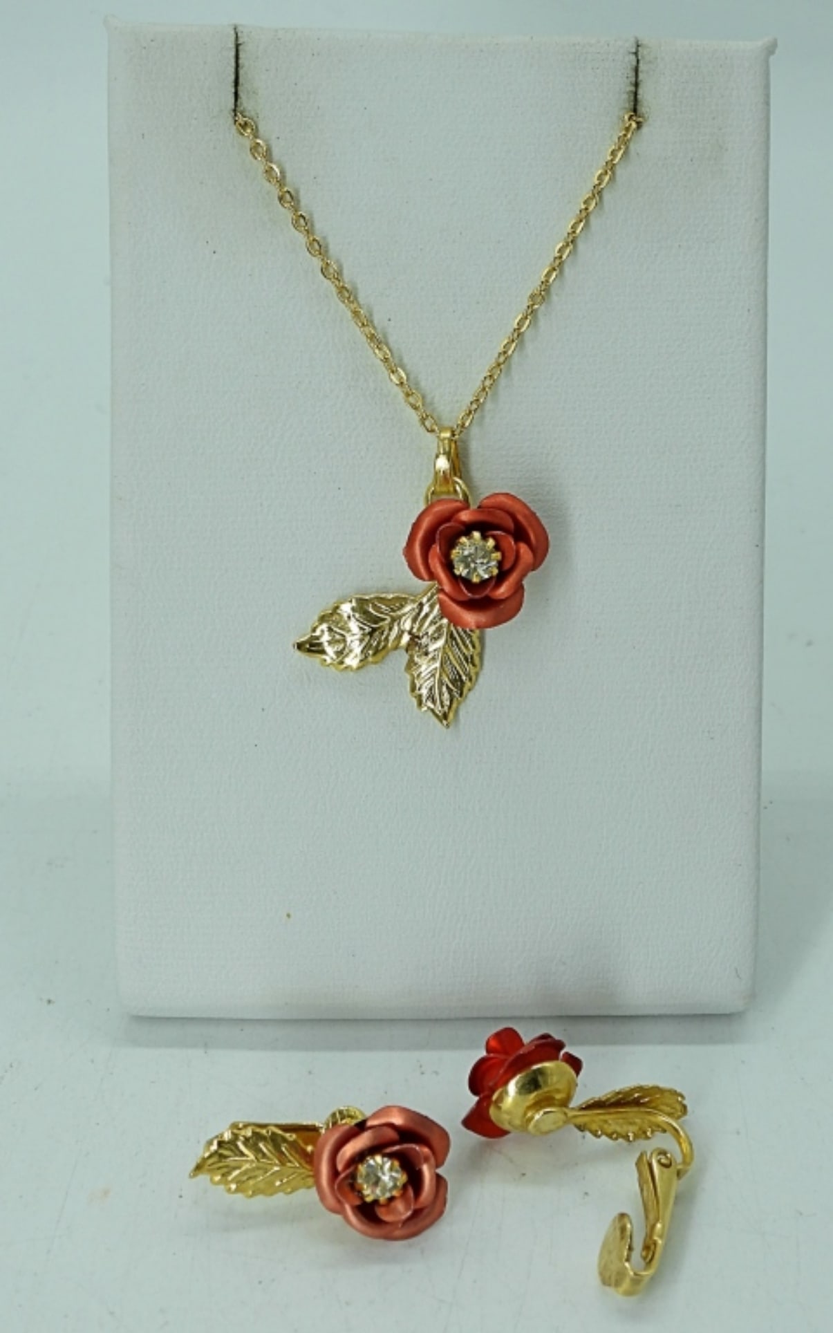 ROSE SET NECKLACE & EARRINGS (1 of 1)
