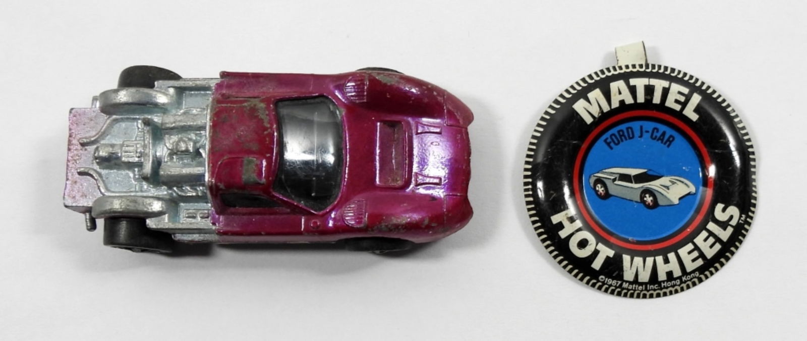 VTG 1967 RED LINE HOT WHEELS J-CAR: INCLUDES ORIGINAL TIN BADGE
