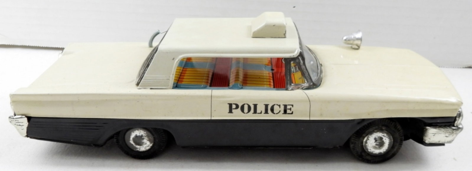 TIN FRICTION POLICE CAR in BOX / JAPAN: TAIYO WORLD TOY 10" CAR - LIKE NEW IN BOX