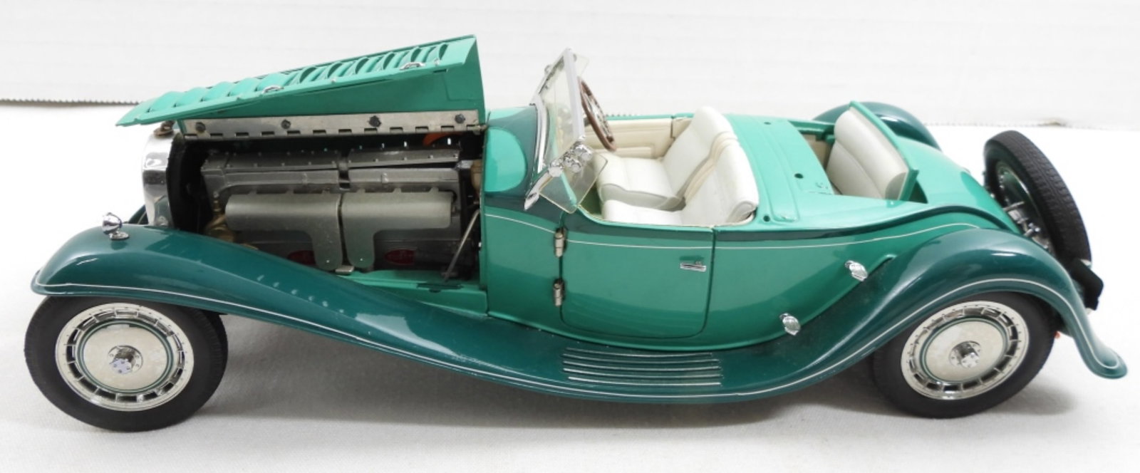 FRANKLIN MINT 1929 BUGATTI ROYAL: FRANKLIN MINT PRECISION MODELS GREEN 1929 BUGATTI ROYAL 1:24 SCALE DIECAST CAR